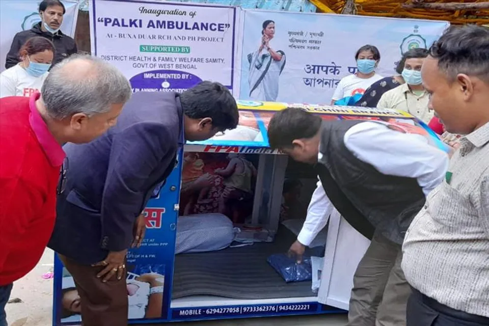 দিন বদলের স্বপ্ন পূরণে 'পালকি অ্যাম্বুলেন্স'