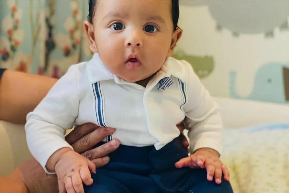 বয়স এখনও ১ হয়নি, তার আগেই হাঁটি হাঁটি পা পা রাজ পুত্র ইউভানের