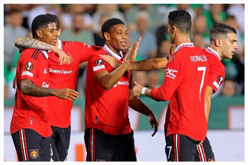 অপ্রত্যাশিতভাবে পিছিয়ে পড়েও জয় ইউনাইটেডের