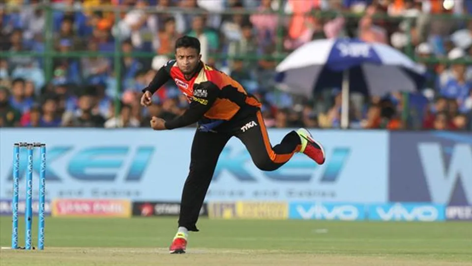 টসে জিতে বোলিং হায়দরাবাদের