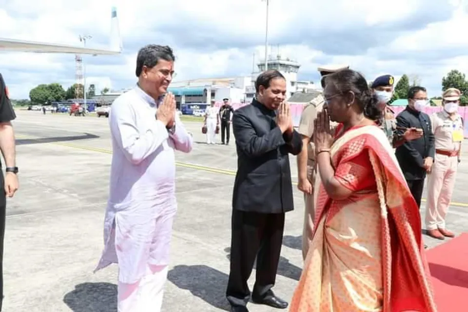 ত্রিপুরা সফর শেষ করলেন রাষ্ট্রপতি