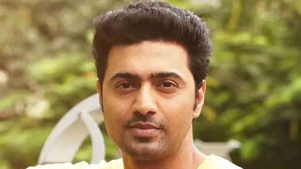 এনামূলকে চিনতেনই না  দাবি দেবের