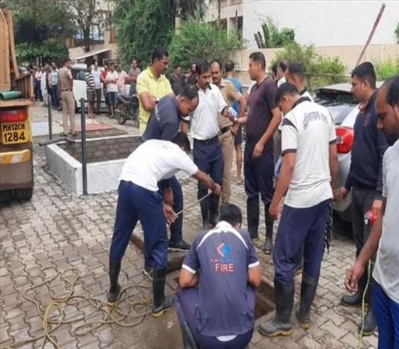 সেপটিক চেম্বার পরিষ্কার করতে গিয়ে মৃত্যু হল ২ সাফাই কর্মীর, নিখোঁজ ১