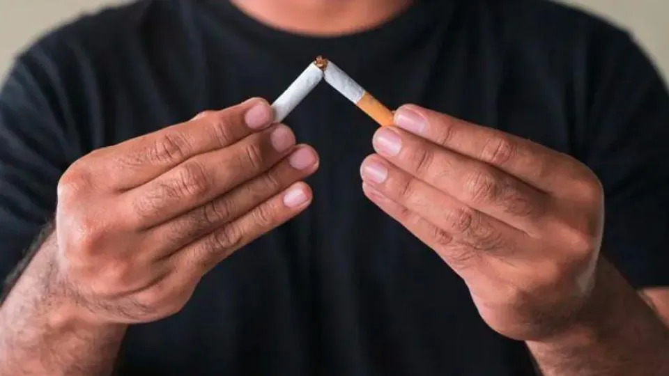 ধূমপান থেকে মুক্তি চান? ডায়েট পরিবর্তনে ঘটবে ম্যাজিক