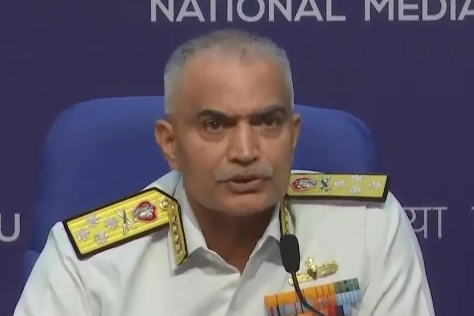 ভারতীয় নৌবাহিনীর অগ্নিবীর প্রকল্পে মহিলাদেরও অন্তর্ভুক্ত করা হবে : অ্যাডমিরাল আর হরি কুমার