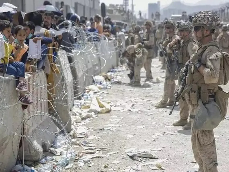 মার্কিন যুক্তরাষ্ট্র তালিবানদের হাতে বহু মূল্যের সামরিক সরঞ্জাম ছেড়ে দিয়েছে