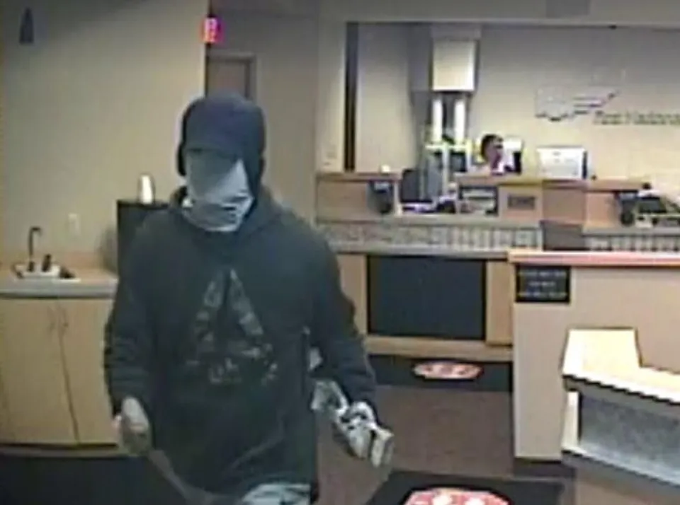 ব্যাংকের ম্যানেজারকে হত্যা এবং অর্থ লুট, গ্রেফতার প্রাক্তন ম্যানেজার