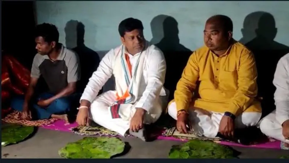 দিলীপ ঘোষের মায়ের সঙ্গে দেখা করলেন বিজেপির রাজ্য সভাপতি সুকান্ত মজুমদার