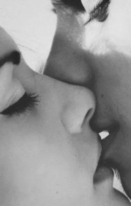 কিস করা থেকেই বুঝে নিন