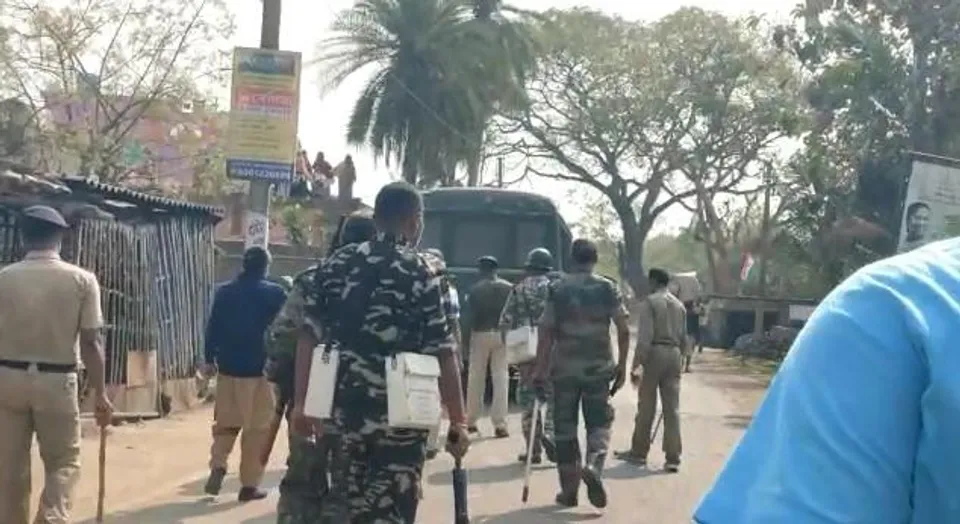 ফের বোমাবাজিতে অগ্নিগর্ভ জলঙ্গি