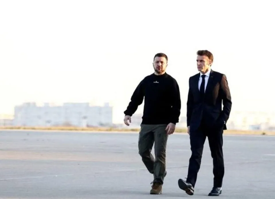 যুদ্ধকালীন পরিকল্পনা নিয়ে আলোচনা করেছেন ম্যাক্রোঁ ও জেলেনস্কি