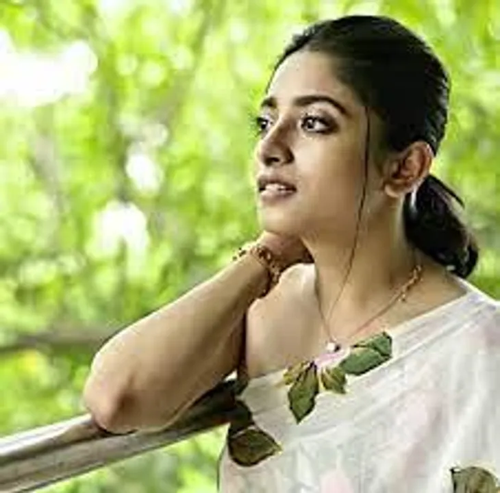 অচেনা লুকে ইশা