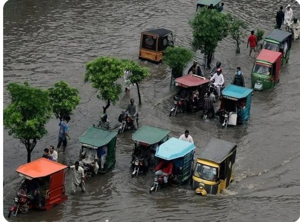 ২০ বছরের মধ্যে সবচেয়ে ভারী বৃষ্টিপাত লাহোরে