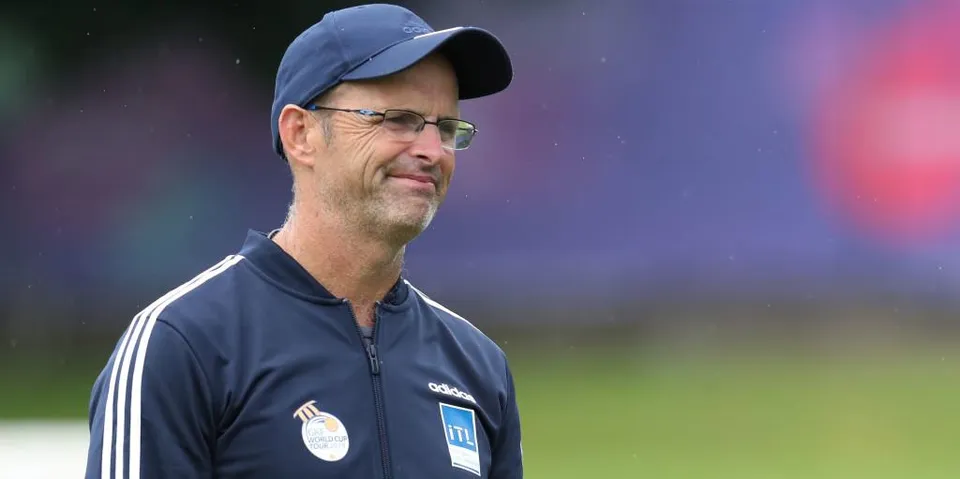 কোচ হিসাবে কাকে বেছে নিল আমেদাবাদ?