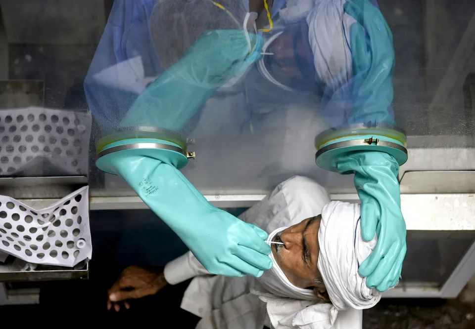 গতকালের তুলনায় রাজ্যে কমলো করোনা আক্রান্তের সংখ্যা