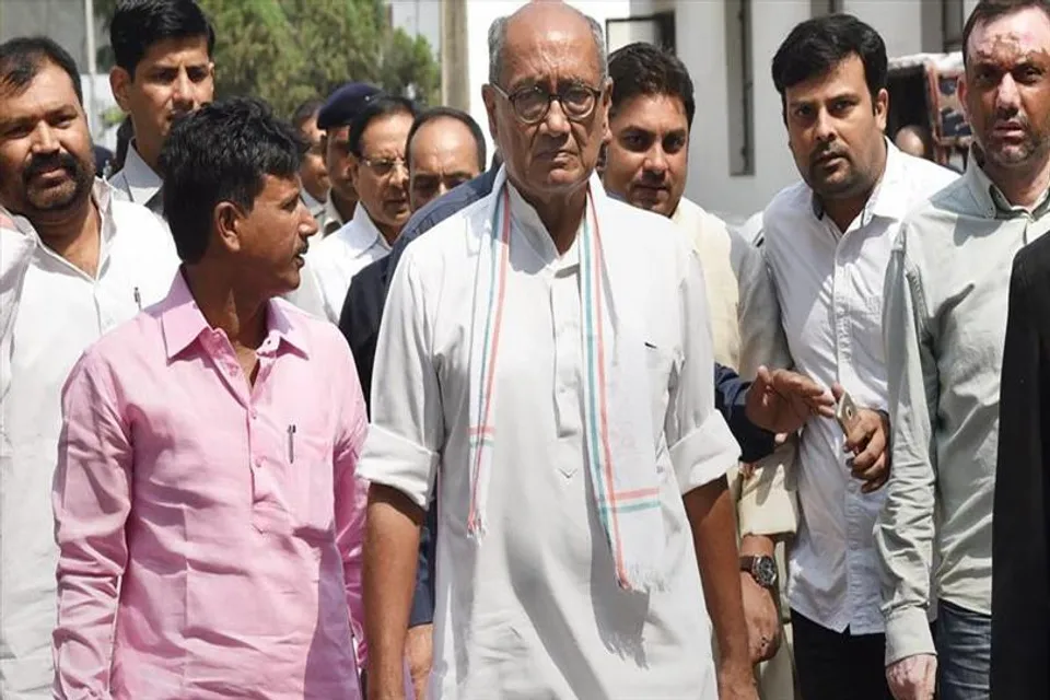 গেহলটের পর এবার নির্বাচন থেকে সরে দাঁড়ালেন দিগ্বিজয় সিং