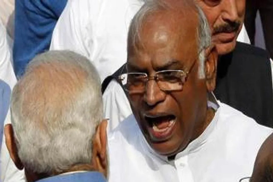 কেন্দ্রীয় এজেন্সিগুলি দিয়ে বিরোধীদের ভয় দেখানোর অভিযোগ বিজেপির বিরুদ্ধে