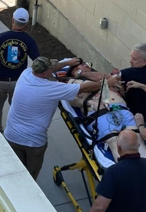 কিভাবে হামলা হয়েছিল সলমন রুশদির ওপর!  রইল ভিডিও