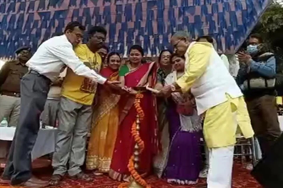 পিংলার নয়াতে শুরু হলো পটচিত্র মেলা