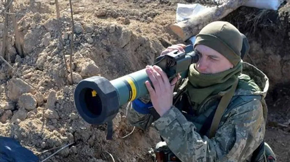 আমেরিকার কাছে রোজ ৫০০ ‘জ্যাভলিন’ চাইল ইউক্রেন