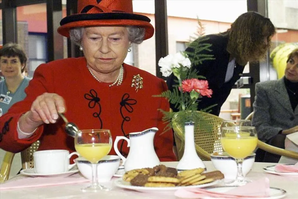 চিংড়ি মাছ খেতে বড্ড ভালোবাসতেন রানি, জানালেন দীর্ঘদিনের রাঁধুনি