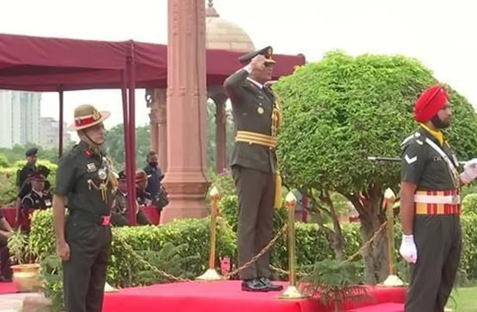 গার্ড অব অনার গ্রহণ করলেন মালদ্বীপের প্রতিরক্ষা বাহিনী প্রধান