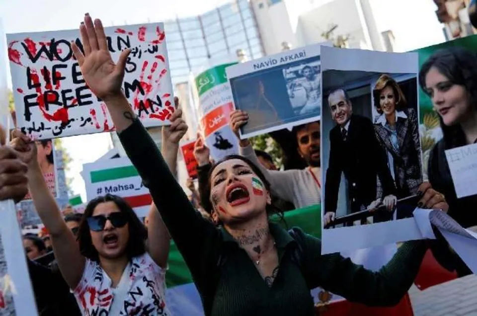 মাহশার শহরে বিক্ষোভকারীদের উপর গুলি ইরান পুলিশের, নিহত আট