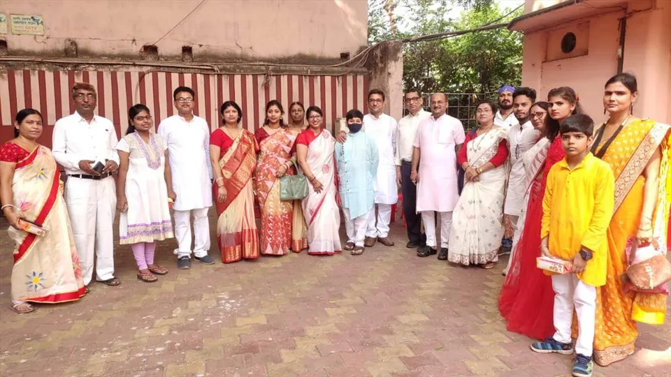 বিশিষ্ট ব্যক্তিদের উপস্থিতিতে নেতাজী মূর্তিতে মাল্যদান করে শুরু নববর্ষ