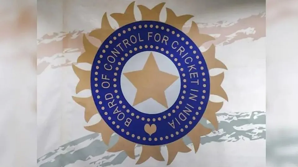 নির্বাচকের পদ থেকে হঠাৎ পদত্যাগ কুরুভিল্লার