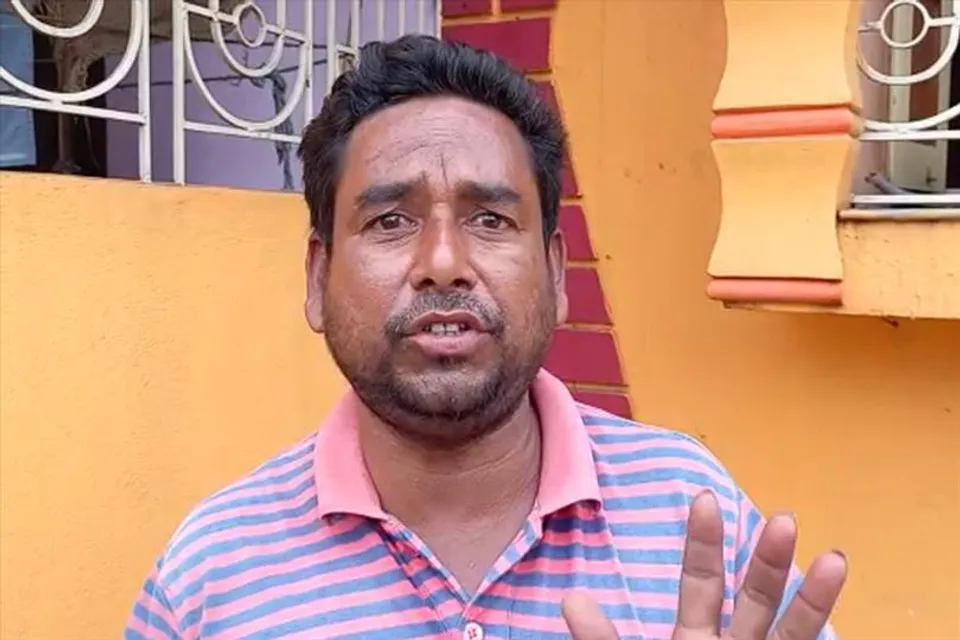 অন্ডালের দীর্ঘনালা এলাকায় আগ্নেয়াস্ত্র দেখিয়ে ডাকাতি, শুনুন স্থানীয় বাসিন্দার বক্তব্য