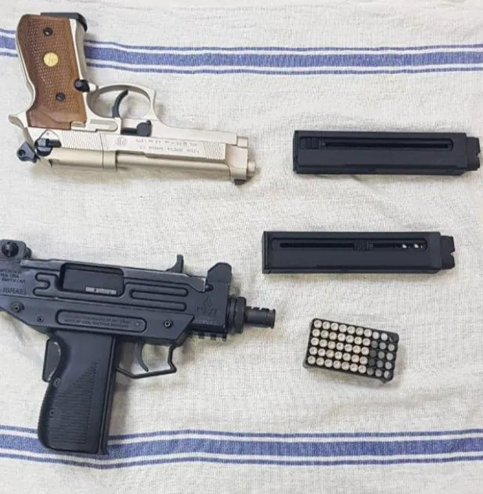 বসিরহাটে উদ্ধার আগ্নেয়াস্ত্র-গুলি-বোমা, গ্রেফতার একাধিক