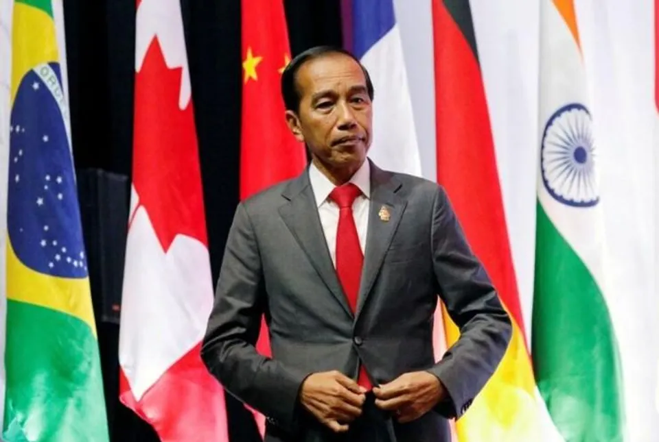 ইন্দোনেশিয়ার প্রেসিডেন্টের চাকরির আদেশের বিরুদ্ধে হাজার হাজার শ্রমিকের বিক্ষোভ