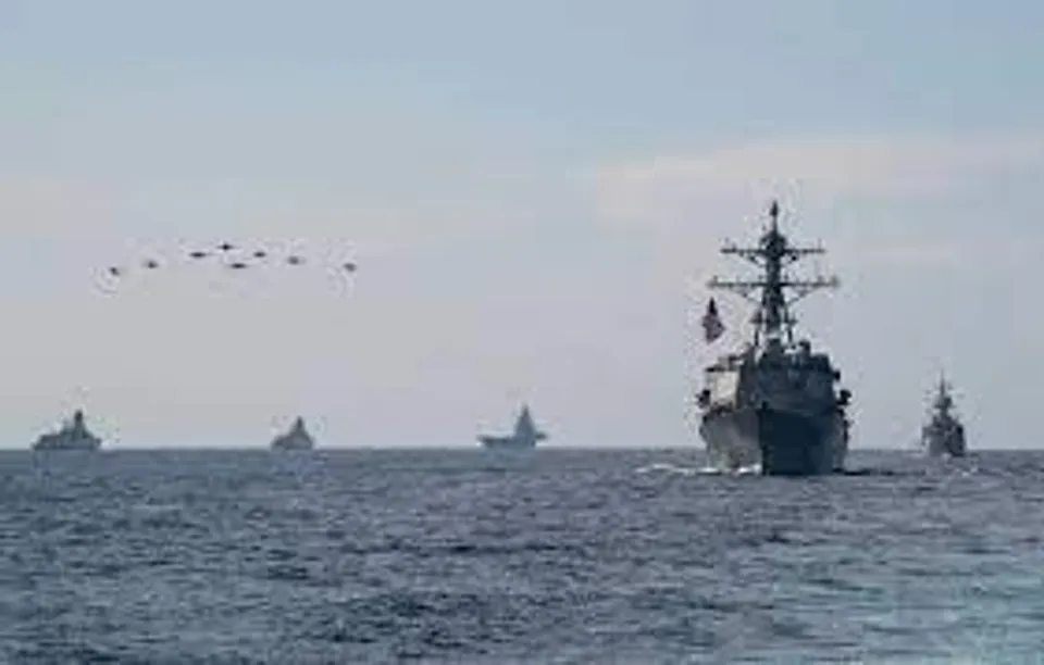 রাশিয়ার নৌবাহিনী ইউক্রেনকে আন্তর্জাতিক সামুদ্রিক বাণিজ্য থেকে বিচ্ছিন্ন করে দিয়েছে!