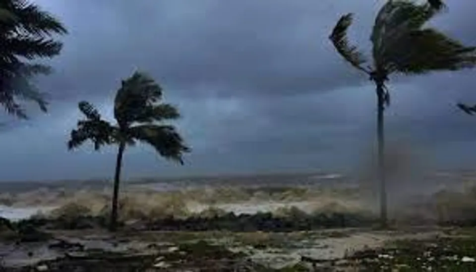 বৃষ্টি শুরু কলকাতায়, বইছে ঝোড়ো হাওয়াও