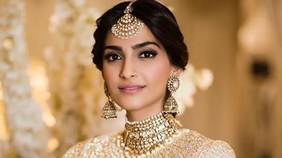 বাড়ি থেকে বেরনোর সময় কোন মন্ত্র বলে বেরোন সোনম কপূর, জেনে নিন এখনই