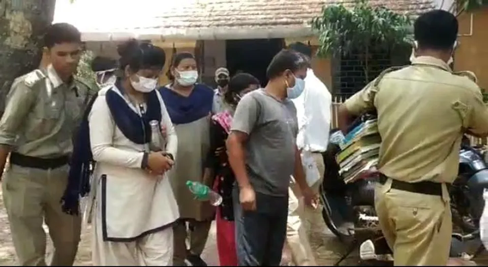 ঝাড়গ্রামের বিনপুর থেকে মাওবাদী সন্দেহে গ্রেফতার দম্পতি