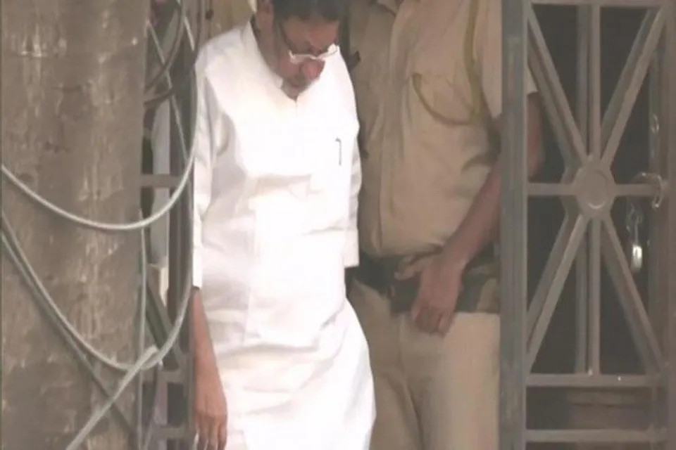 ইডি অফিস থেকে বেড় করা হল নবাব মালিককে