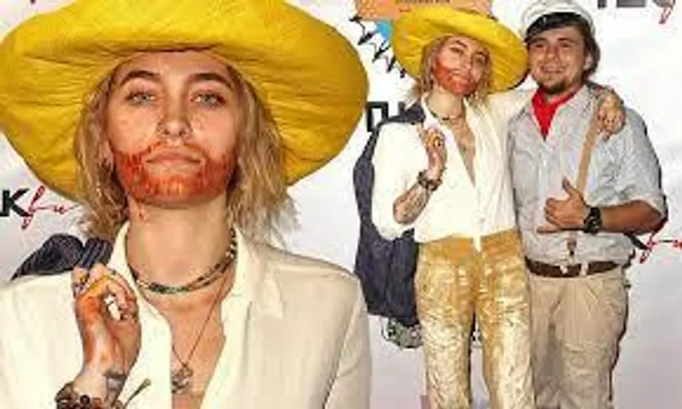 ভিনসেন্ট ভ্যানগঘের পোশাকে প্যারিস জ্যাকসন