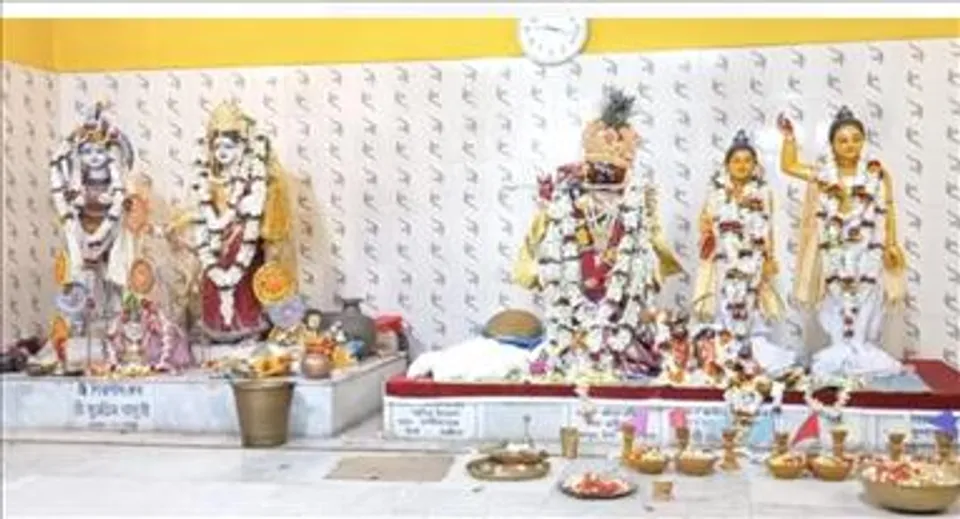 অষ্টম প্রহর পালিত হলো অন্নপূর্ণা মদনমোহন মন্দিরে