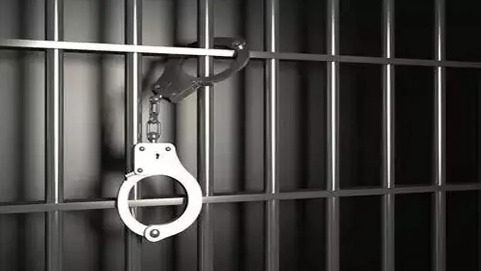 হুমকি বার্তা পোস্ট করে গ্রেফতার ২