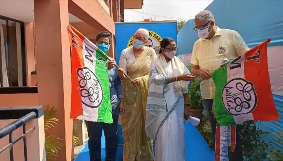 মমতা বন্দ্যোপাধ্যায়ের উপস্থিতিতে তৃণমূলে যোগ দিলেন নাফিসা আলি