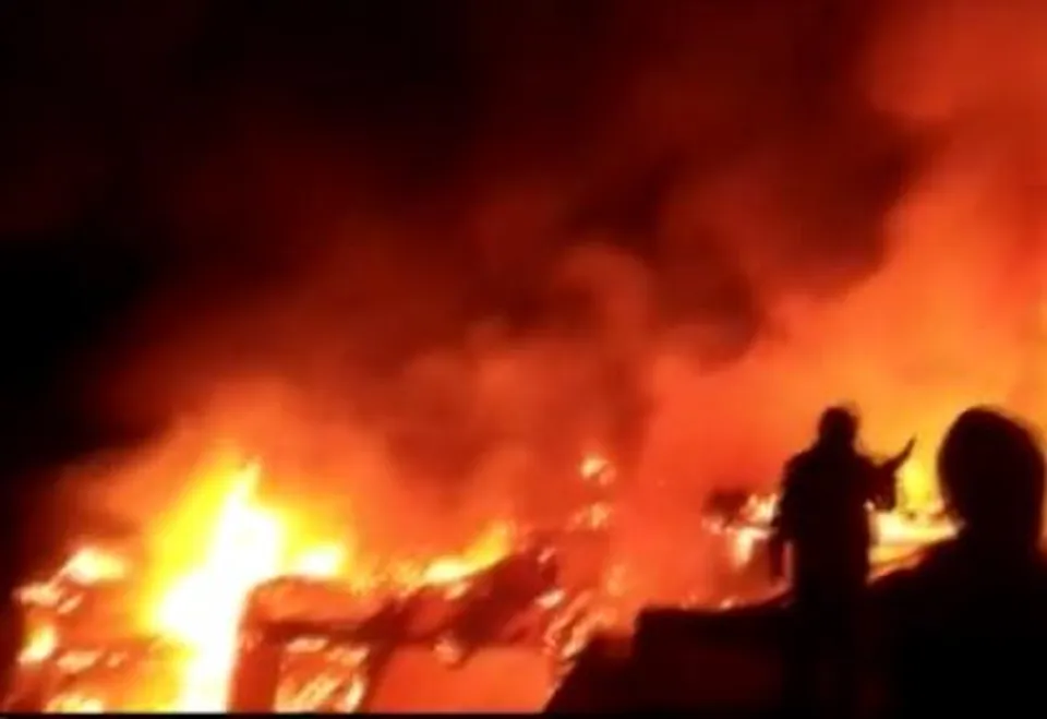 জম্মু-কাশ্মীরের গান্ধারি এলাকায় আগুন