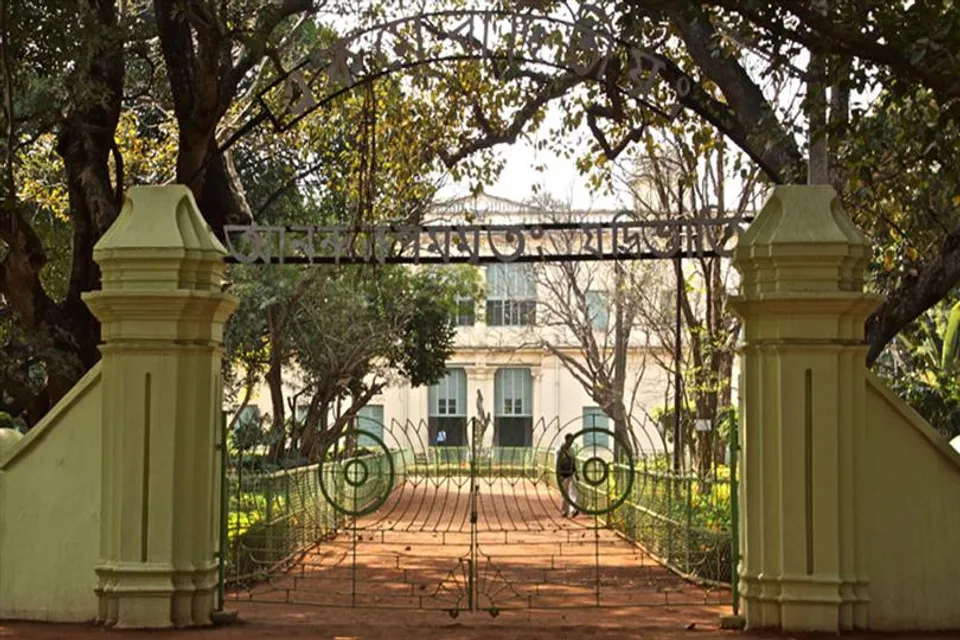 এখনও উত্তাল বিশ্বভারতী