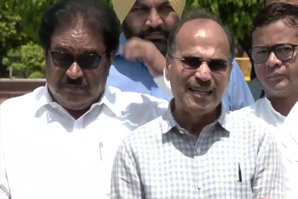 স্পিকারের সঙ্গে দেখা করলেন কংগ্রেসের প্রতিনিধি দল, নেতৃত্বে অধীর