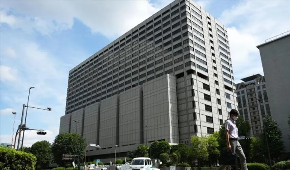 জাপানে কোভিড টিকাদান কেন্দ্রে প্রবেশের দায়ে কিউ অ্যানন সদস্যদের কারাদণ্ড