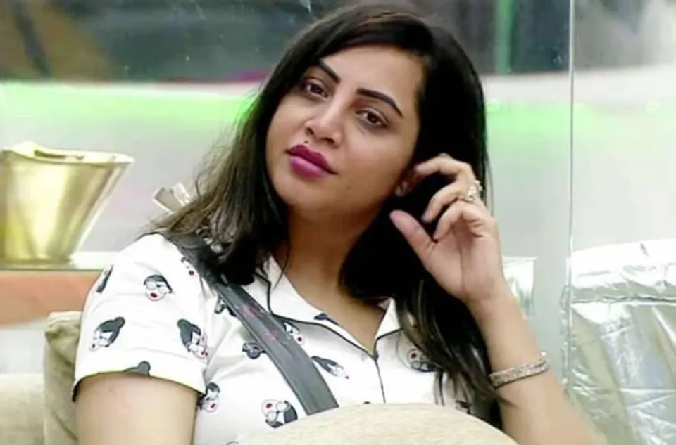 আফগানবাসিদের নিয়ে দুশ্চিন্তায় ভুগছেন মুম্বইয়ের আফগান অভিনেত্রী আরশি খান