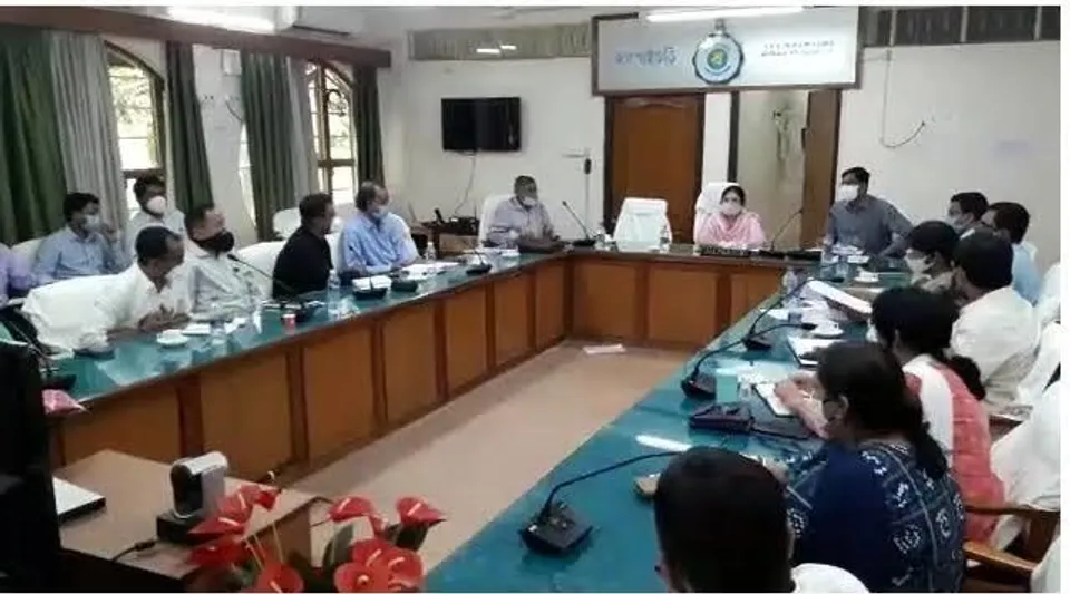 করোনার তৃতীয় ঢেউয়ের পূর্বেই তৎপর জলপাইগুড়ি জেলা প্রশাসন