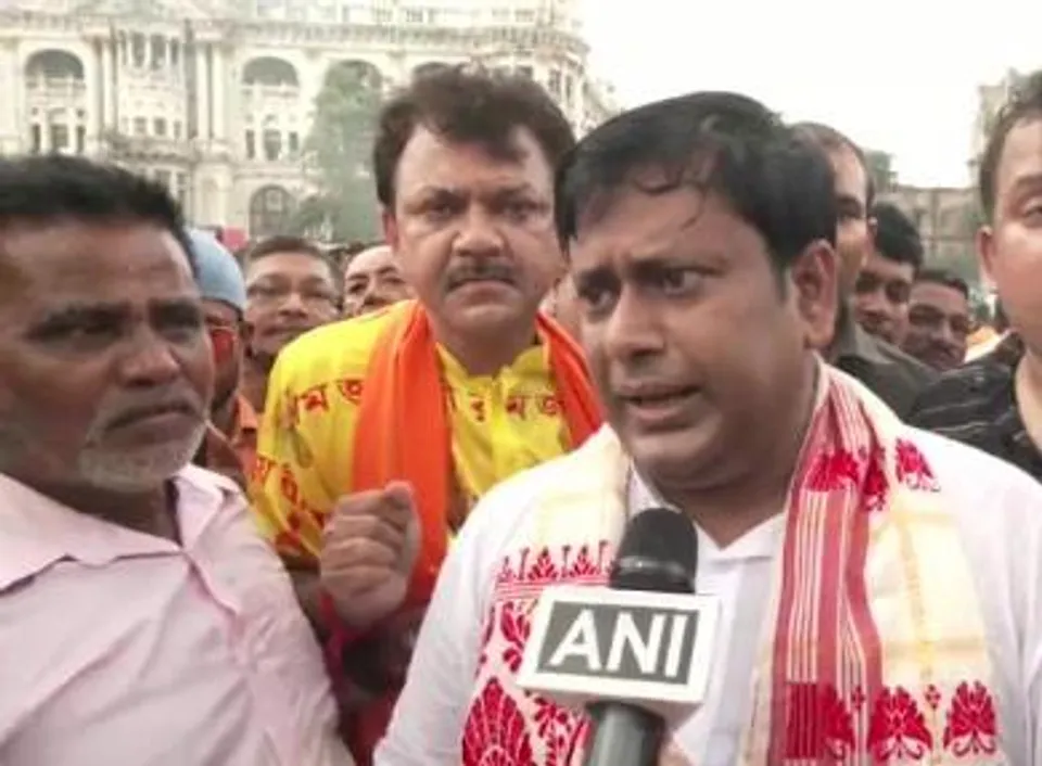 'মন্ত্রিত্ব থেকে অপসারিত করে পার্থকে বলির পাঁঠা করা হল', কটাক্ষ বিজেপির