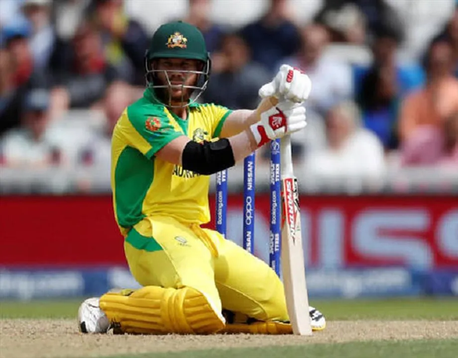 অস্ট্রেলিয়ার রান তাড়া করা শুরু