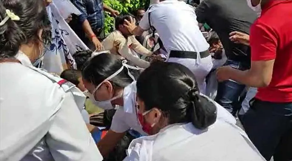 হাজরা মোড়ে ধুমধুমার